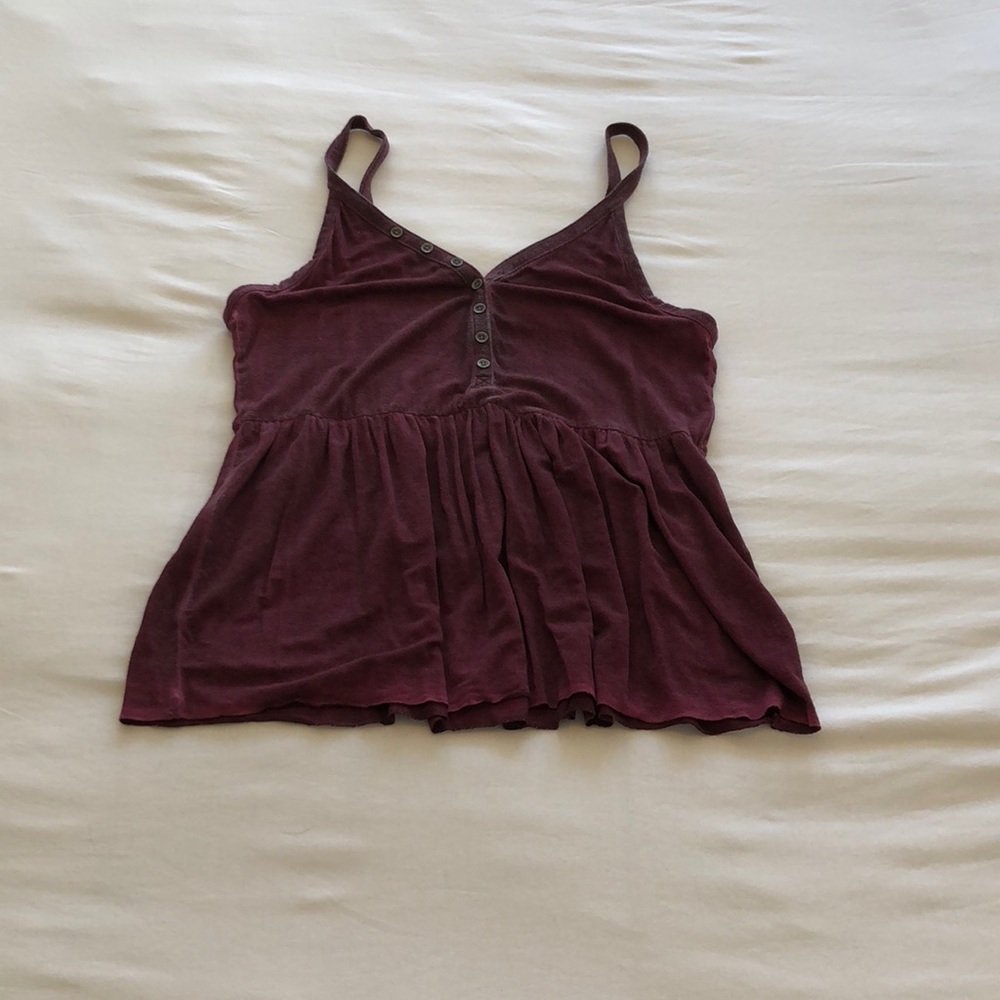 Burgundy tank top, perfect for summer
